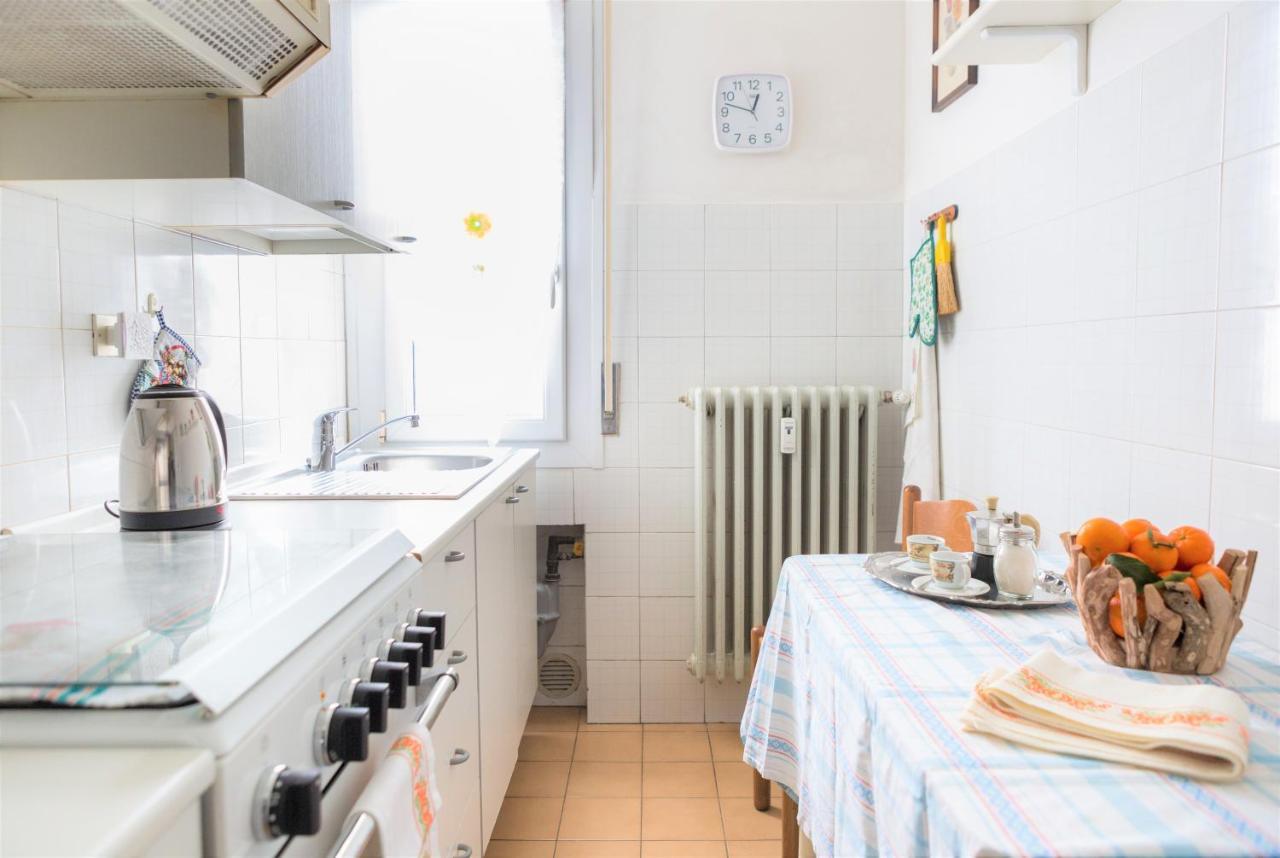 A pochi passi dal centro e dall'Ospedale di Parma Appartamento Esterno foto