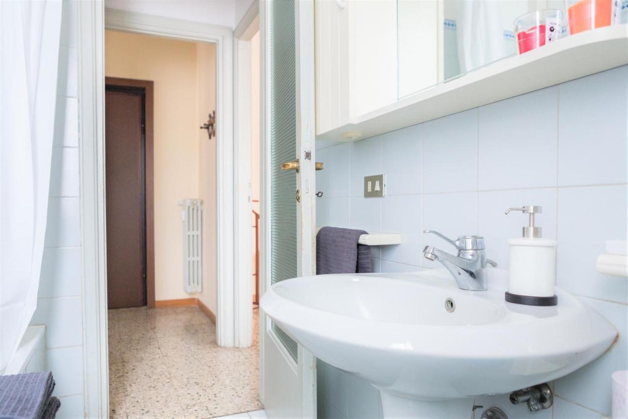 A pochi passi dal centro e dall'Ospedale di Parma Appartamento Esterno foto
