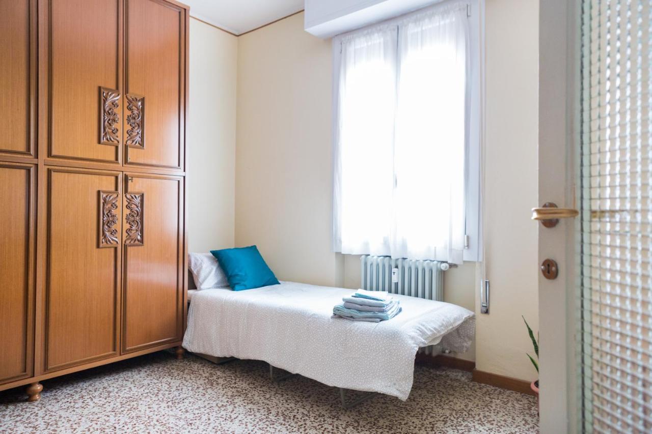 A pochi passi dal centro e dall'Ospedale di Parma Appartamento Esterno foto